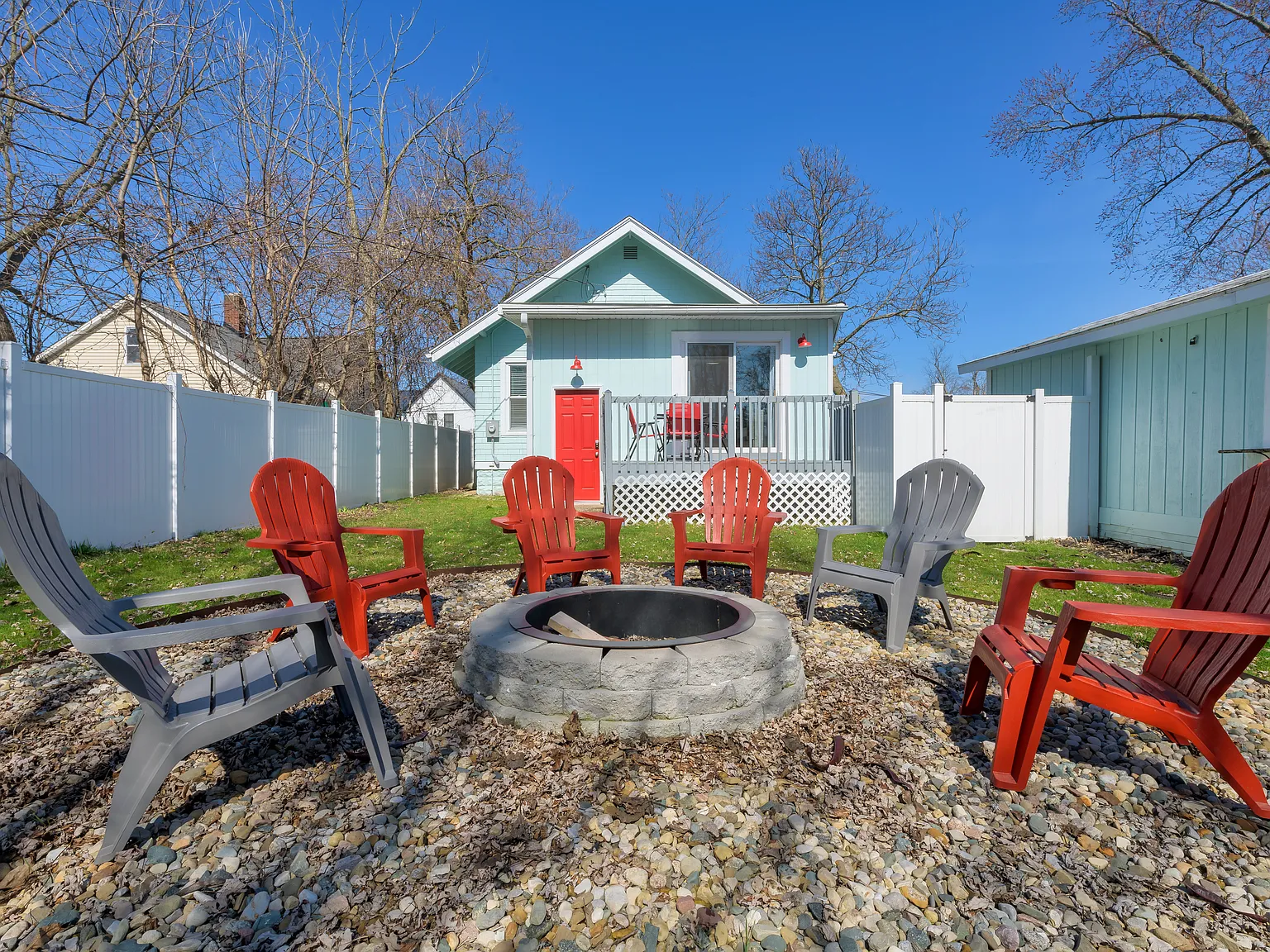 3 bed, 1200 sqft, $2,000 — Photo 2