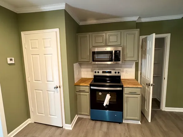 296 W Deaderick St, Jackson, TN 38301