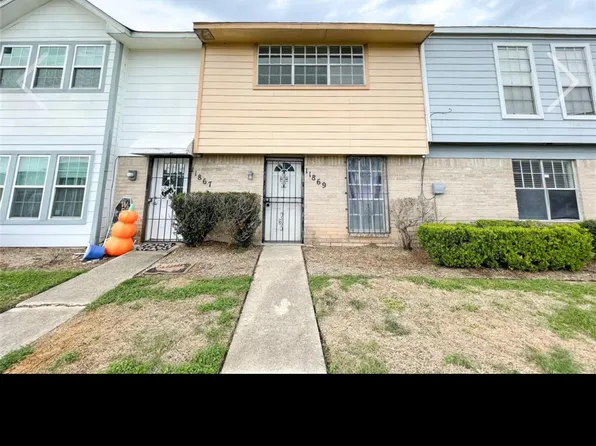 11869 Algonquin Dr, Houston, TX 77089