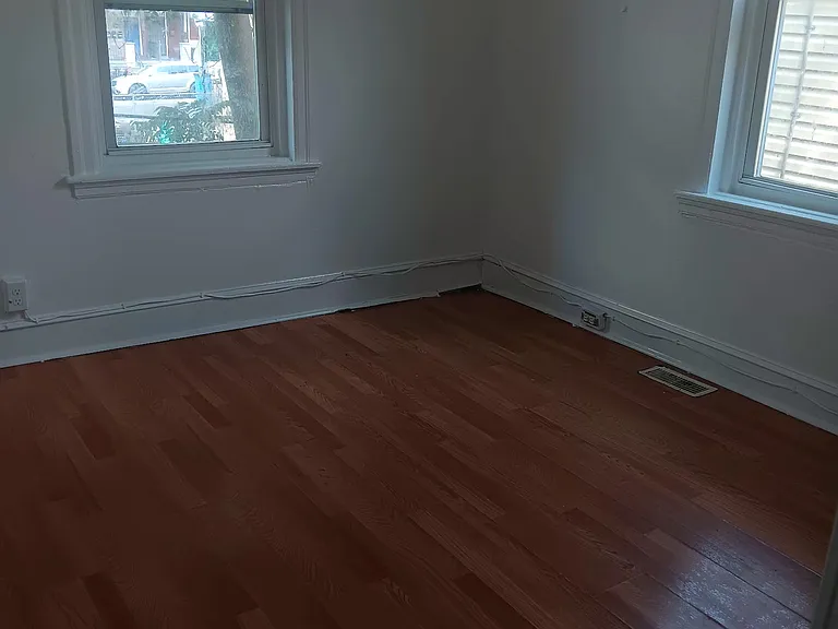 332 N Horton St — Photo 15