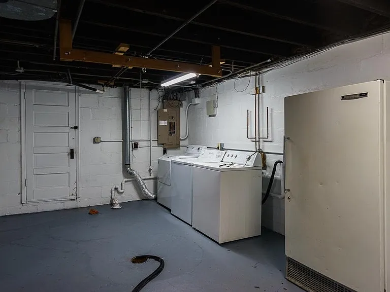 3302 Vinton St — Photo 26