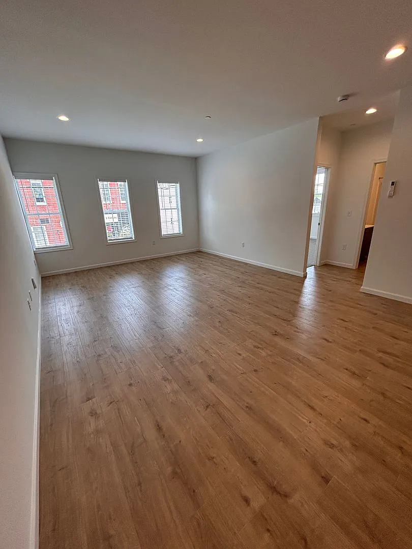 Denver Main Street-Residential — Photo 4