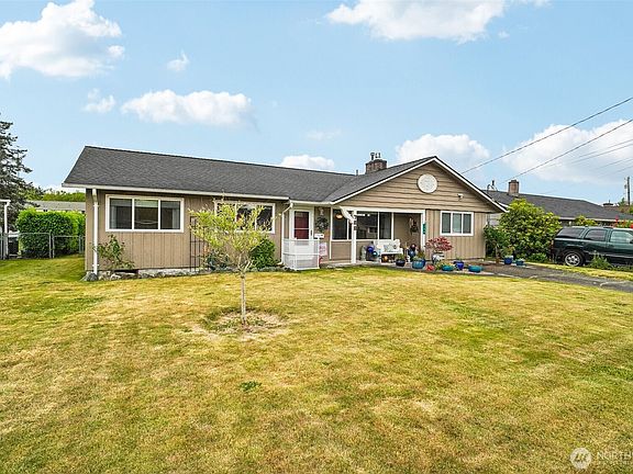 2nd image of 708 5th Avenue SE