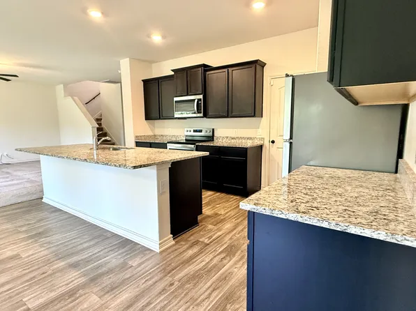 109 Sunnymeade Ln, Jarrell, TX 76537
