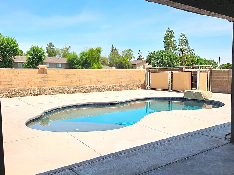 1325 S 28th Dr — Photo 26