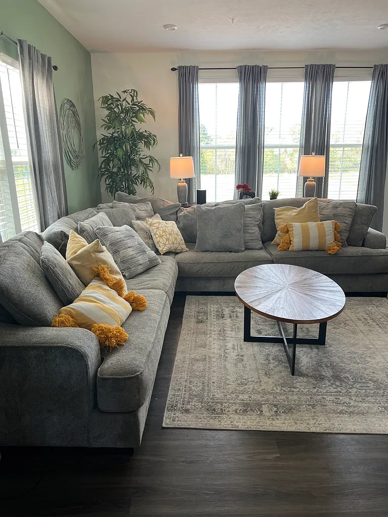 Modern Single-Family Home with Central A/C and In-Unit Laundry — Photo 4