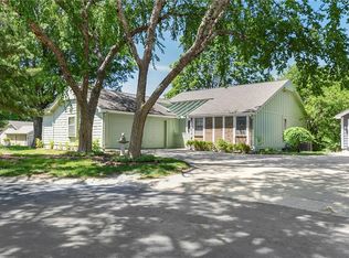 8266 Monrovia St, Lenexa, KS 66215