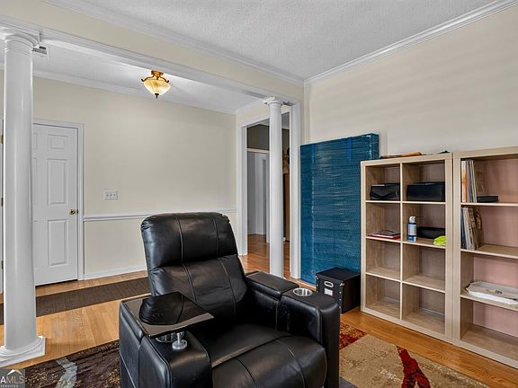 5th image of 527 Sugarloaf Dr