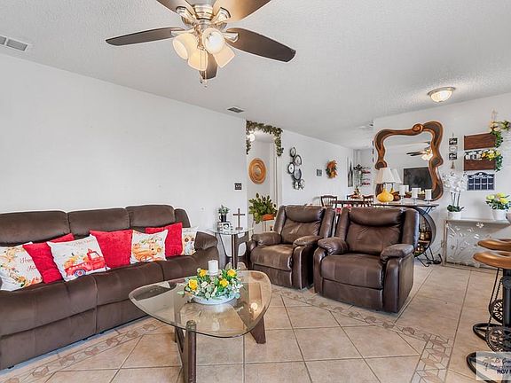 3rd image of 3821 Rey Fausto Dr