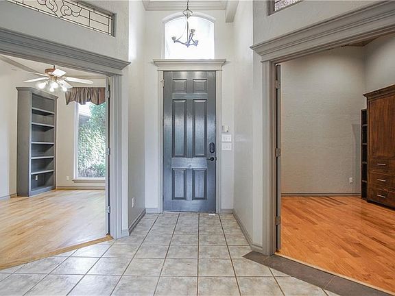 4th image of 2412 Pantheon Cir