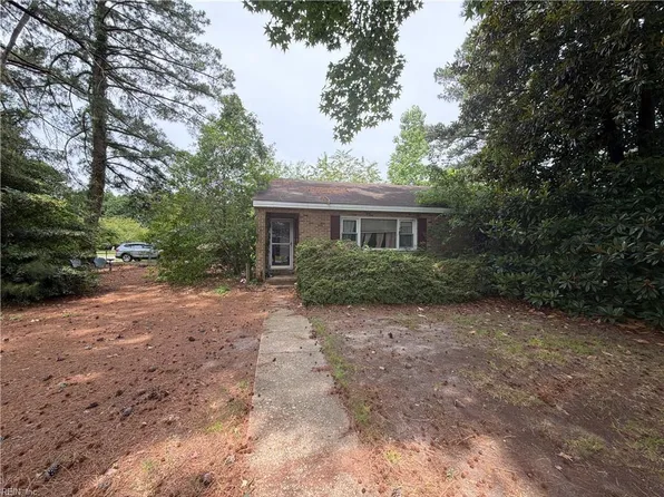 864 E Sparrow Rd, Virginia Beach, VA 23464