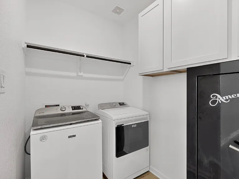 114 Drovers Dr — Photo 33