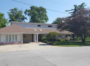 735 W Yellow St, Francesville, IN