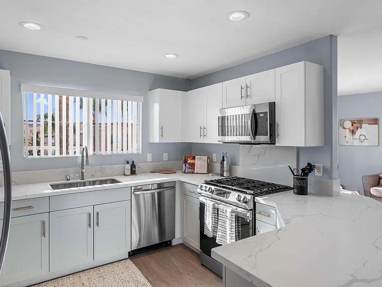 River Ranch Townhomes & Apartments — Photo 105