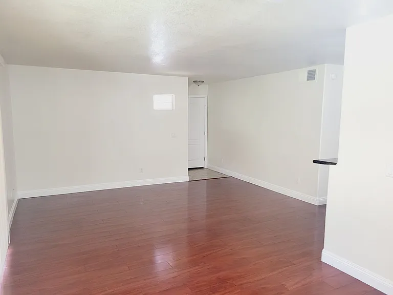9325 W Desert Inn Rd #3 — Photo 14