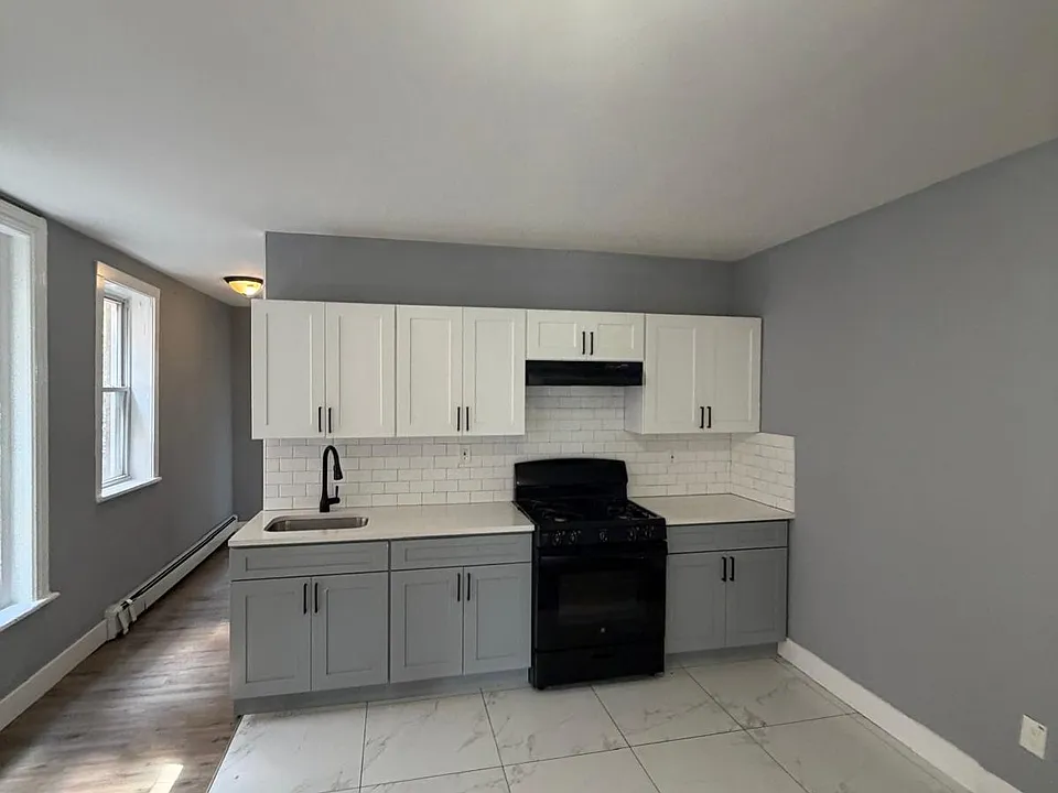904 3rd Ave #1