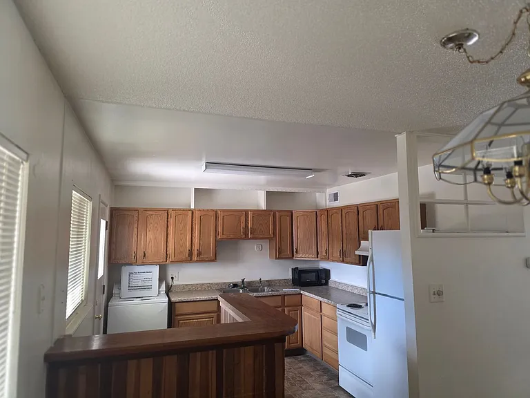 2640 Stine Way — Photo 5