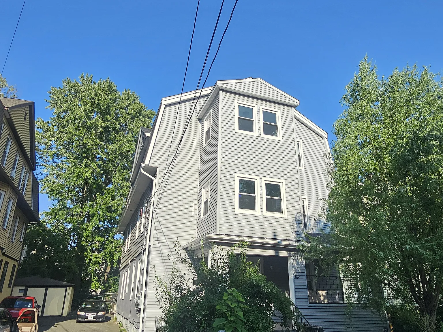 3 bed, 1368 sqft, $1,950 — Photo 1