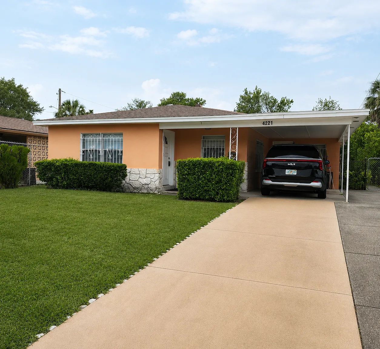 3 bed, 1220 sqft, $2,800 — Photo 1