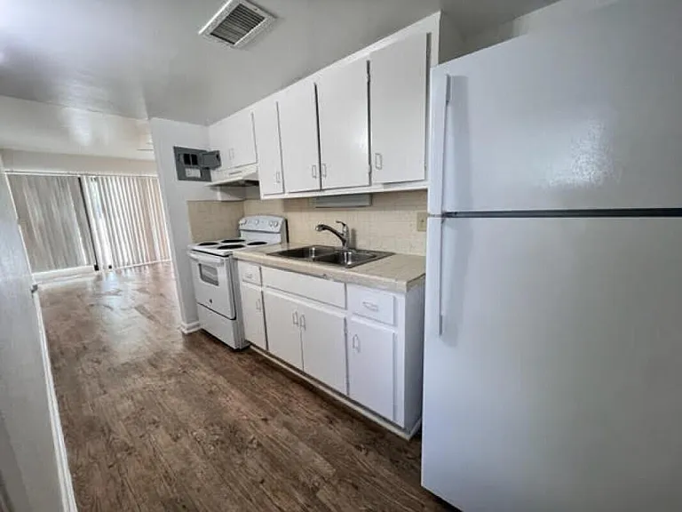 1790 SE 23rd Ave #6A — Photo 2
