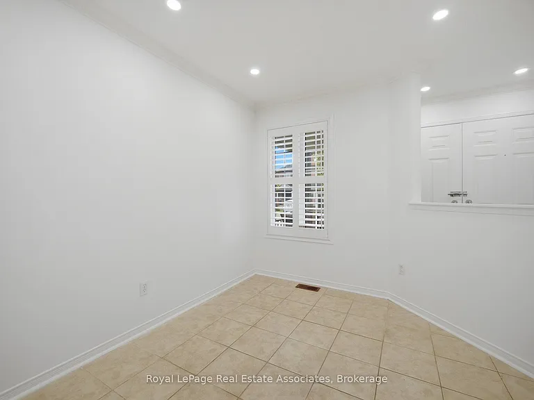 70 Echoridge Dr — Photo 8