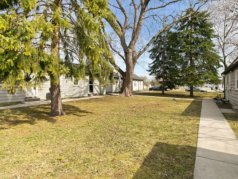 24311 Plymouth Rd — Photo 14