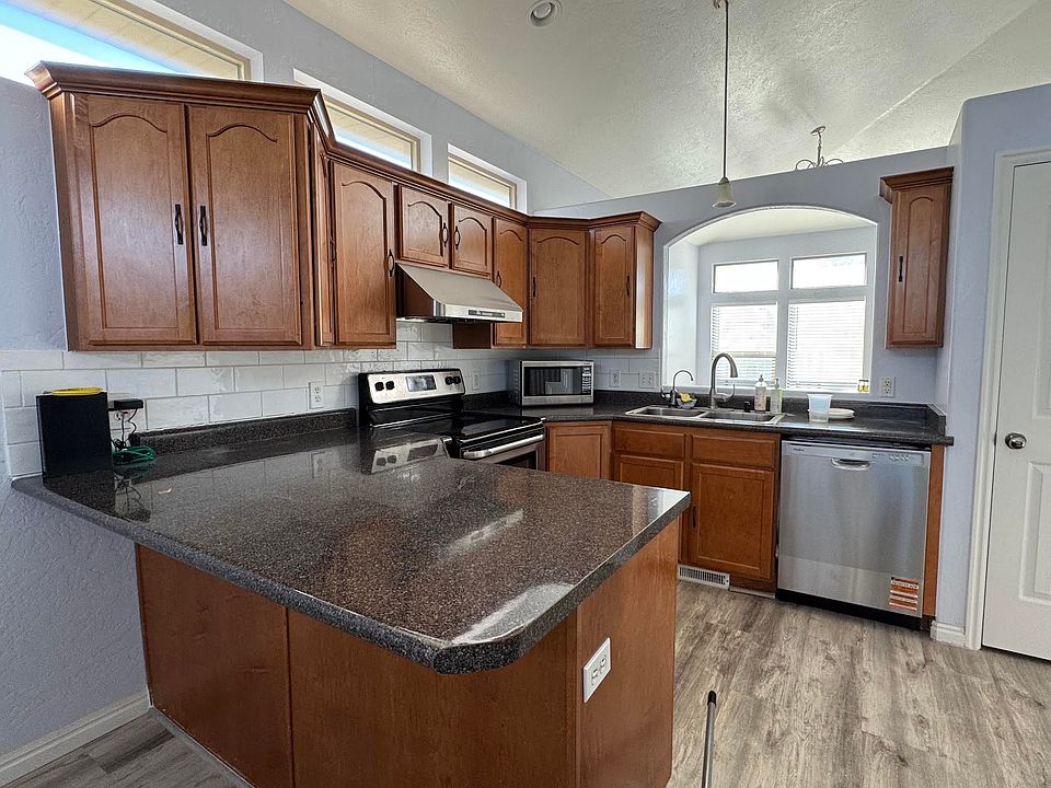 1st image of 5709 W Saybrook Ln