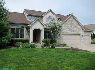 6590 Meadow Glen Dr, Westerville, OH