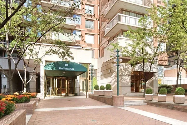 Rented by Keller Williams NYC | media 25