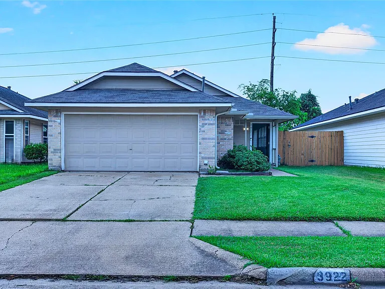 3922 Pintan Ln — Photo 1