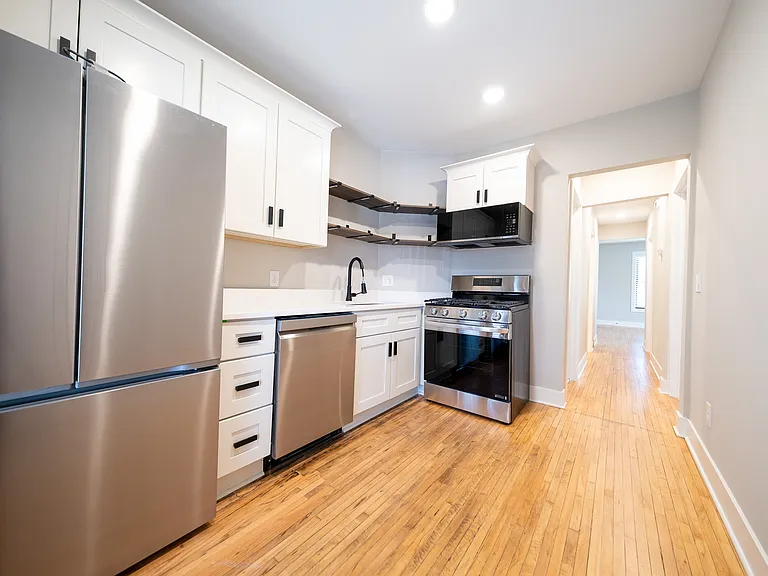 2612 2nd Ave S #4 — Photo 2