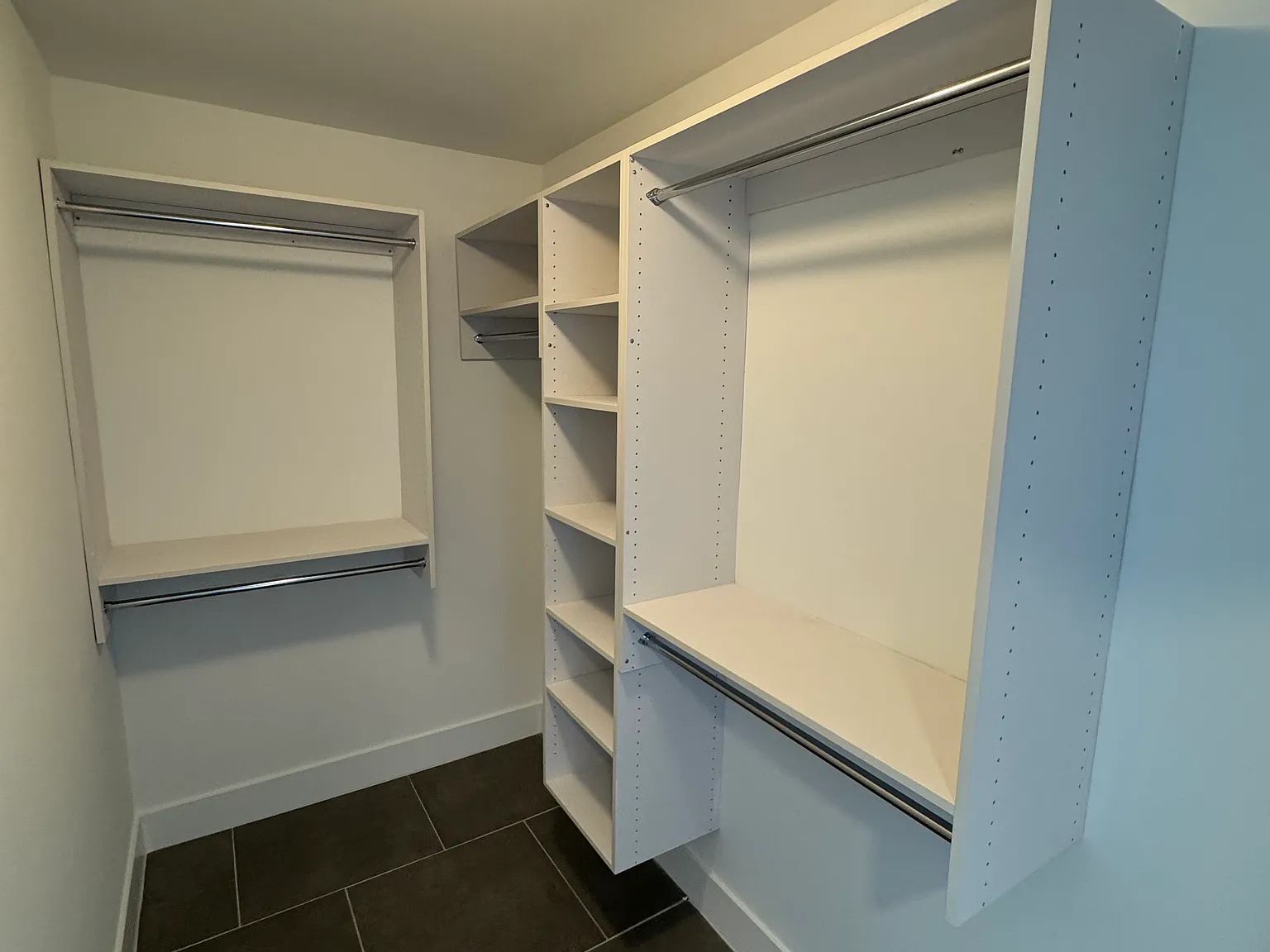 2 bed, 1050 sqft, $3,195 — Photo 4