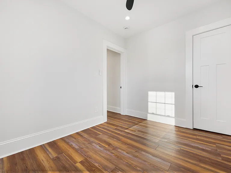 58 Walter Ave — Photo 25