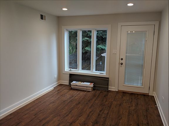 4th image of 3143 S Halsted St APT 2-R