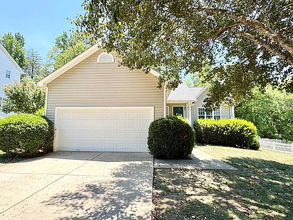 2nd image of 3404 Crimson Wood Dr