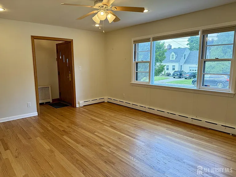 19 South Dr — Photo 8