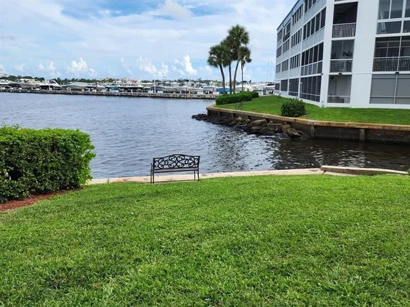 300 Waterway Drive #106, Lantana, FL 33462