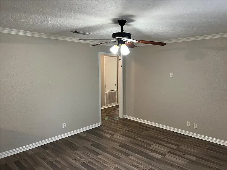 9505 Everglade Dr — Photo 15