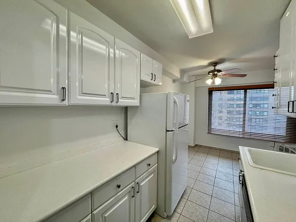 33-55 14th St #6B, Queens, NY 11106