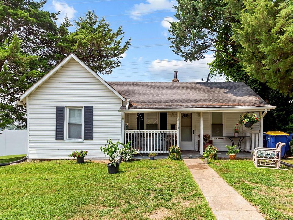 1st image of 2853 Wheaton Ave