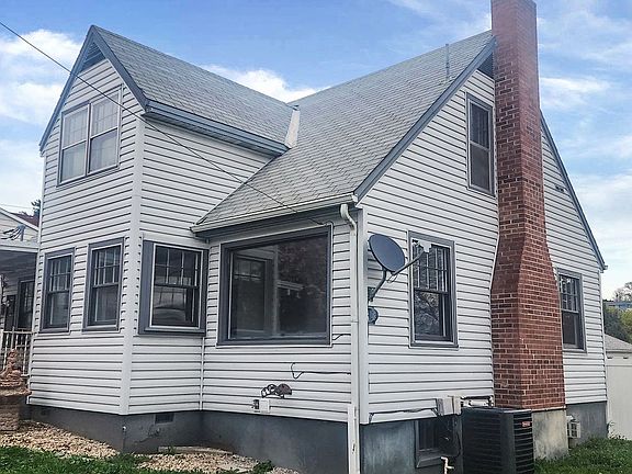 4th image of 627 NW 9th St
