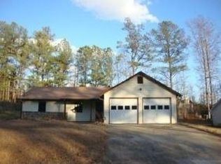 901 Tall Deer Dr, Fairburn, GA 30213