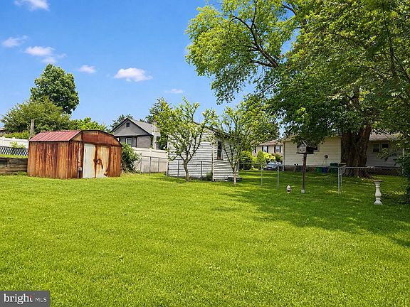 4th image of 923 Rosa Ave
