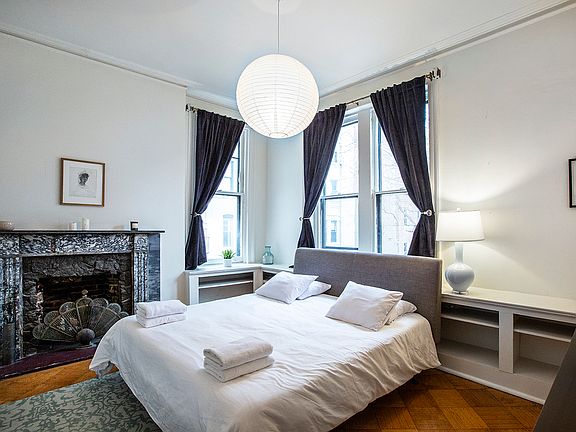 5th image of 84 Willow St #3