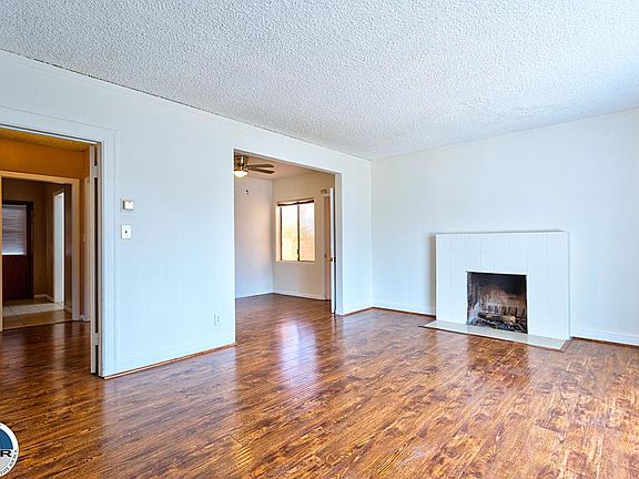 3rd image of 11145 Central Ave