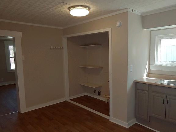 5th image of 163 Virginia Ave