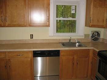 5th image of 10 Pothat St