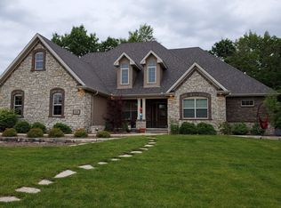 1505 Cottonwood Ct, Mahomet, IL 61853