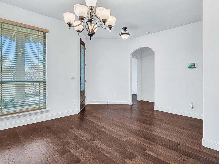 1228 Arrowwood Dr — Photo 3