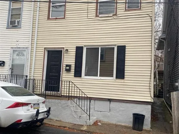 692 Pearl St, Easton, PA 18042